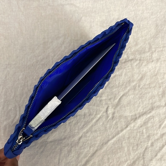 ORIGINAL Naghedi NYC Tulum Tote & Pouch(Clutch) - Picture 3 of 6